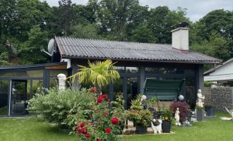            SCHULTZ IMMOBILIEN - Neuer Preis! Schönes Haus beim See mit perfektem Garten!
    